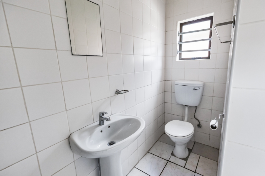 To Let 1 Bedroom Property for Rent in Cambridge West Eastern Cape